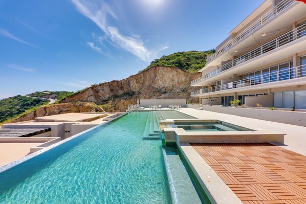 Outdoor pool - Cabo Pedregal Condo: Ocean View & 2 Infinity Pools (Cabo San Lucas)