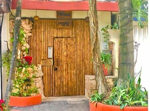 تفاصيل الفندق من الخارج