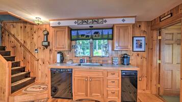 Microwave, oven, stovetop, dishwasher