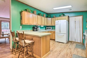 Casa (3 Bedrooms) | Cozinha privada | Micro-ondas, fogão, cooktop, lava-louças