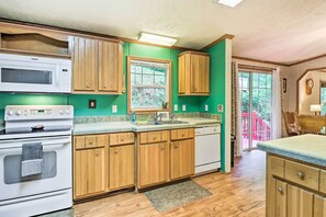 House (3 Bedrooms) | Private kitchen