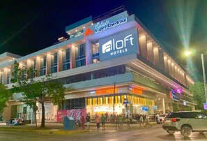 المنشأة من الخارج