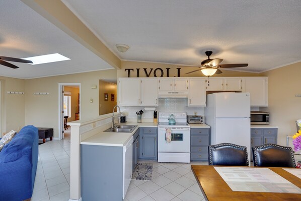 House (2 Bedrooms) | Interior