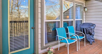 Walk-in Branson West Condo w/ Balcony, Pool Access