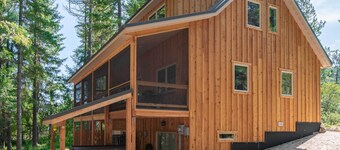 Modern Beaver Valley Cabin w/ Hot Tub & Games!