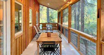Modern Beaver Valley Cabin w/ Hot Tub & Games!