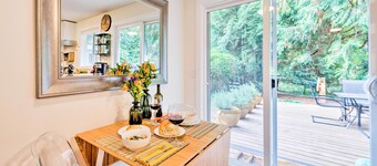 House w/ Deck on Whidbey Island, 1 Mi From Shore!