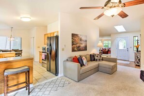 House (3 Bedrooms) | Interior - Quiet Lakefront Olympia Home w/ Dock on Half Acre (Olympia)