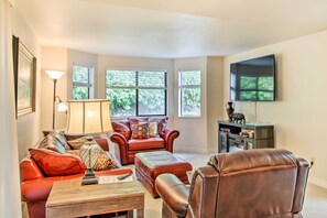 House (3 Bedrooms) | Interior - Quiet Lakefront Olympia Home w/ Dock on Half Acre (Olympia)