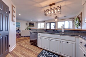 Apartment (2 Bedrooms) | Interior - Canyon Lake Vacation Rental w/ Lake Views (Canyon Lake)