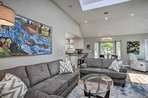 Interior - All-seasons Chewelah Home: Fish, Golf & Ski! (Chewelah)
