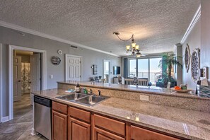 Apartment (2 Bedrooms) | Interior - Beachfront PCB Condo w/ Ocean Views & Pool Access! (Panama City Beach)