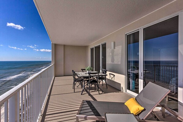 Apartment (2 Bedrooms) | Interior - Beachfront PCB Condo w/ Ocean Views & Pool Access! (Panama City Beach)