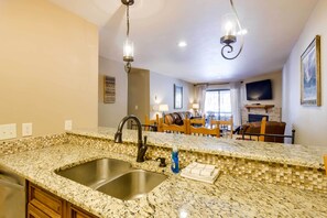Apartment (2 Bedrooms) | Interior - Chic & Cozy Breck Condo: Ski-in/ski-out at Peak 8! (Breckenridge)