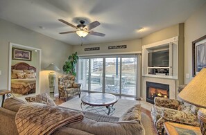 Apartment (1 Bedroom) | Interior - Dock, Slip & Pool: Breezy Lake Ozark Escape (Lake Ozark)