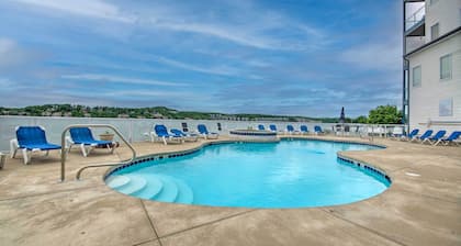 Dock, Slip & Pool: Breezy Lake Ozark Escape