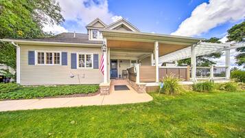 House (6 Bedrooms) | Interior