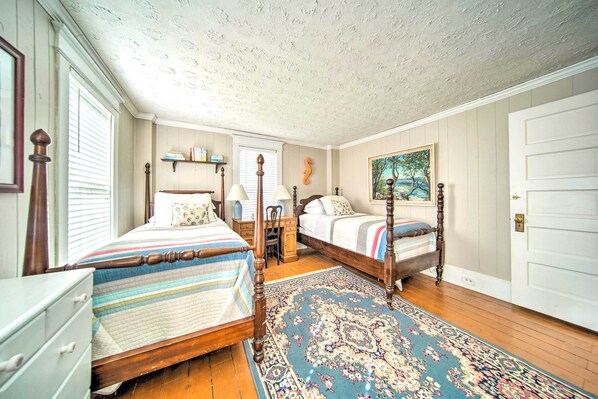 House (6 Bedrooms) | Interior