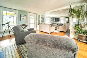 House (6 Bedrooms) | Interior