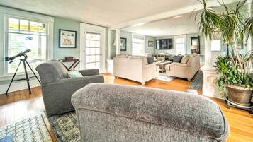 House (6 Bedrooms) | Interior