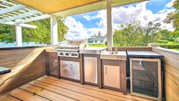 House (6 Bedrooms) | Interior