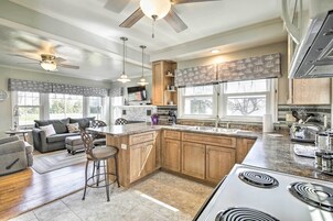 House (2 Bedrooms) | Interior