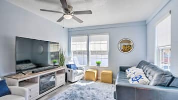 House (2 Bedrooms) | Front of property