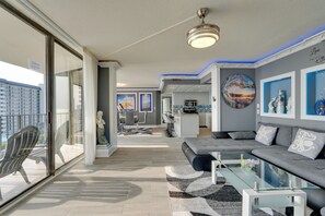 Apartment (3 Bedrooms) | Interior - Luxury Panama City Beach Condo w/ Boat Slip! (Panama City Beach)