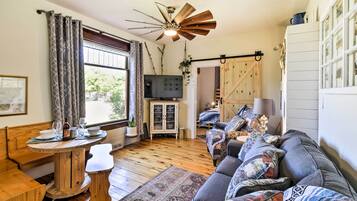 Apartment (1 Bedroom) | Interior