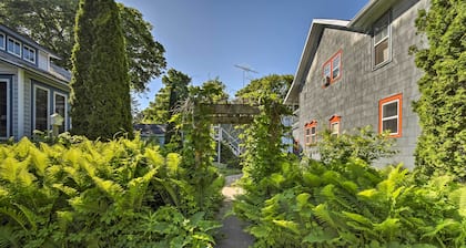 Walk to Dtwn Shops & Eats: Sturgeon Bay Retreat