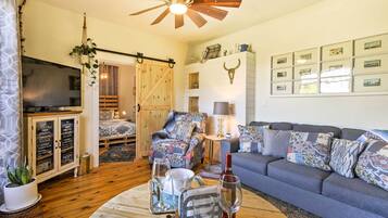 Apartment (1 Bedroom) | Interior