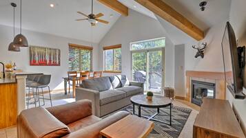 Apartment (2 Bedrooms) | Front of property