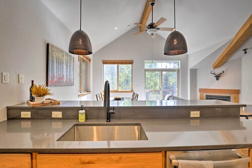 Riverfront Silverthorne Condo Near Skiing!