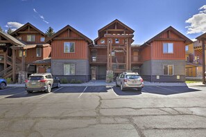 Interior - Riverfront Silverthorne Condo Near Skiing! (Silverthorne)