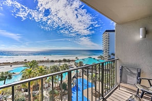 Apartment (2 Bedrooms) | Interior - Chic PCB Condo w/ Pool Access + Beachfront Balcony (Panama City Beach)