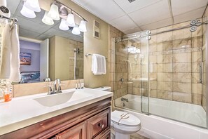 Interior - Chic PCB Condo w/ Pool Access + Beachfront Balcony (Panama City Beach)