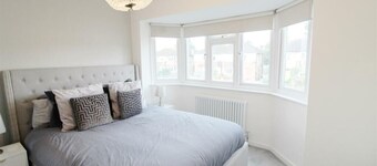 Beautiful 3 Bedroom Home With Parking and Fitness Equipment