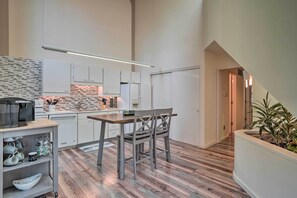 Apartment (2 Bedrooms) | Interior - Cozy Anchorage Retreat - Near Hiking & Dtwn! (Anchorage)