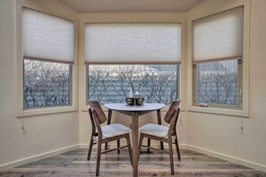 Apartment (2 Bedrooms) | Interior - Cozy Anchorage Retreat - Near Hiking & Dtwn! (Anchorage)