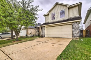 House (3 Bedrooms) | Front of property - Spacious Houston Getaway < 18 Mi to Downtown! (Houston)