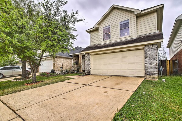 House (3 Bedrooms) | Front of property