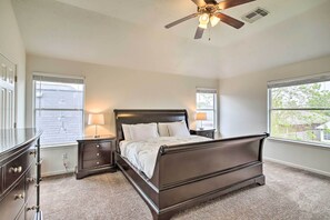 House (3 Bedrooms) | Interior - Spacious Houston Getaway < 18 Mi to Downtown! (Houston)