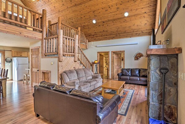 House (4 Bedrooms) | Interior - Scenic Hill City Cabin: Hiking & ATV Trail Access (Hill City)