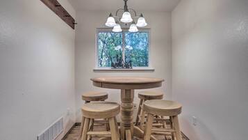 Nhà (3 Bedrooms) | Nội thất