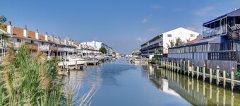 Steps to Pool & Ocean City Beach! Water-view Gem