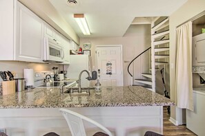 Apartment (1 Bedroom) | Interior - Steps to Ocean City Beach: Condo w/ Pool & Views (Ocean City)