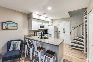 Apartment (1 Bedroom) | Interior - Steps to Ocean City Beach: Condo w/ Pool & Views (Ocean City)