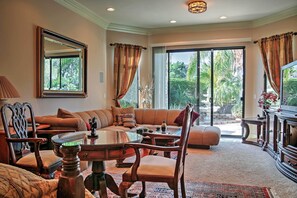 Interior - Palm Springs Golf Course Home: Private Pool & Spa! (Palm Springs)