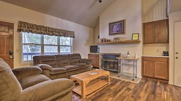 Apartment (3 Bedrooms) | Front of property