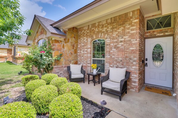 House (3 Bedrooms) | Front of property